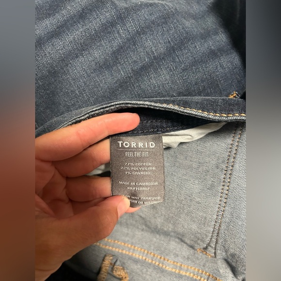 Torrid Luxe Slim Boot Jeans Women’s 24R Dark Wash Super Stretch - Picture 4 of 9